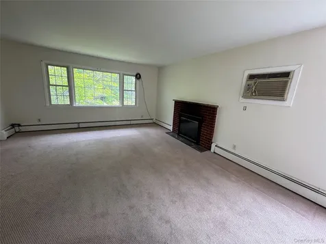 11 Lynbrook Road Poughkeepsie NY 12603