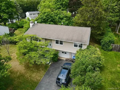 11 Lynbrook Road Poughkeepsie NY 12603