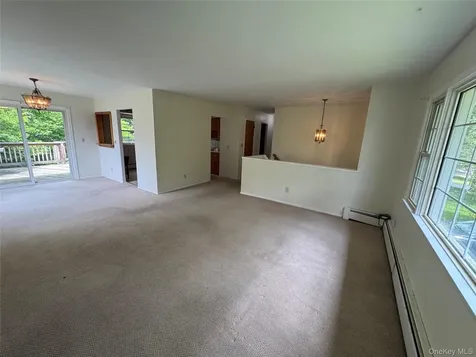 11 Lynbrook Road Poughkeepsie NY 12603