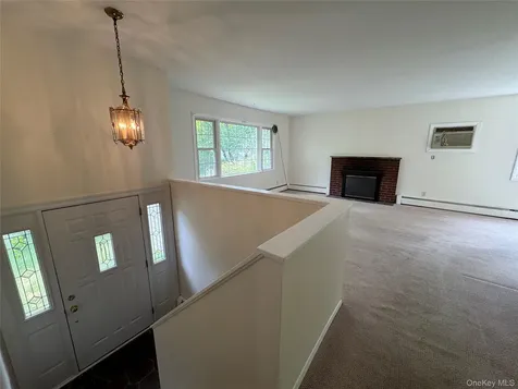 11 Lynbrook Road Poughkeepsie NY 12603
