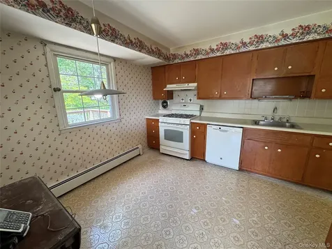 11 Lynbrook Road Poughkeepsie NY 12603