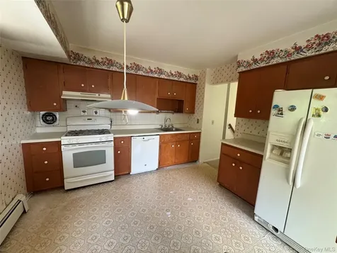 11 Lynbrook Road Poughkeepsie NY 12603