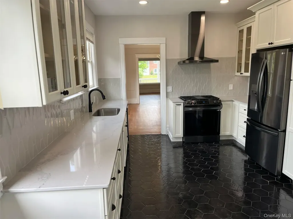 36 Grand Boulevard Scarsdale NY 10583