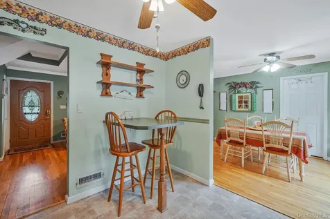 7 Elmwood Road Deer Park NY 11729