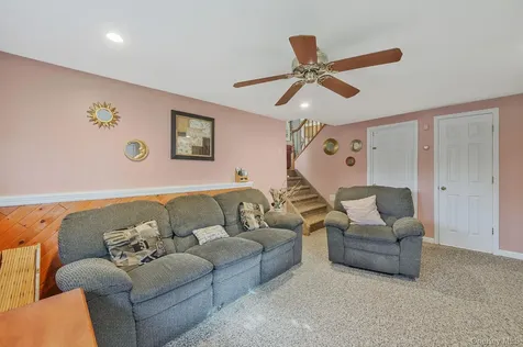 7 Elmwood Road Deer Park NY 11729