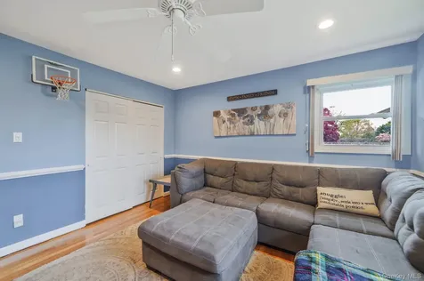 7 Elmwood Road Deer Park NY 11729