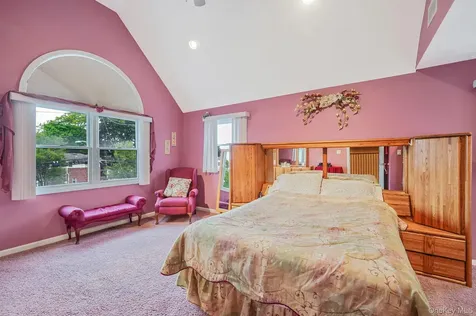 7 Elmwood Road Deer Park NY 11729