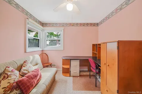7 Elmwood Road Deer Park NY 11729