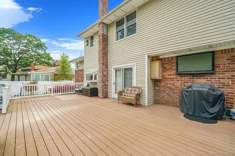 7 Elmwood Road Deer Park NY 11729