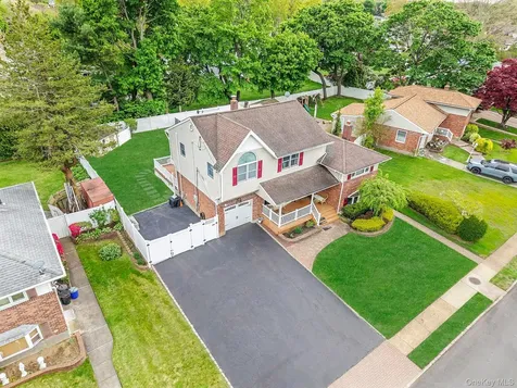 7 Elmwood Road Deer Park NY 11729