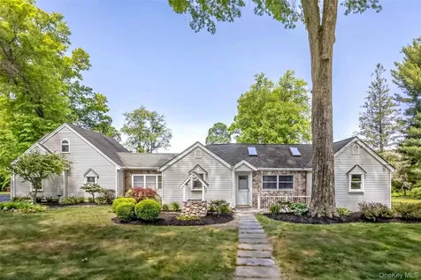 18 Military Lane Gardiner NY 12525