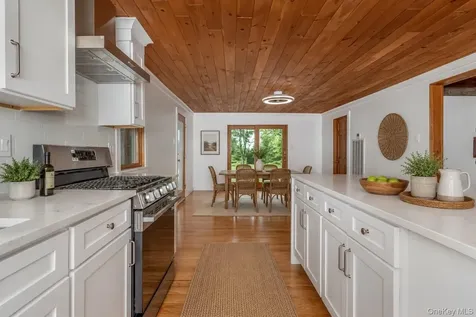 18 Military Lane Gardiner NY 12525