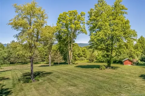 18 Military Lane Gardiner NY 12525