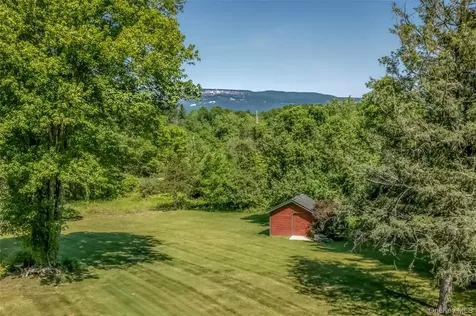 18 Military Lane Gardiner NY 12525