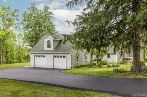 18 Military Lane Gardiner NY 12525