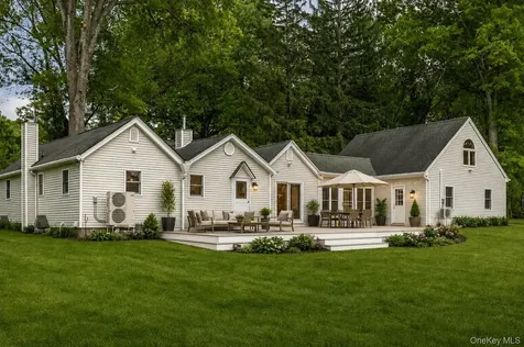 18 Military Lane Gardiner NY 12525