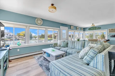 52 Bayview Avenue Babylon NY 11702