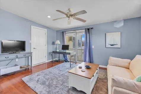 52 Bayview Avenue Babylon NY 11702