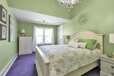 52 Bayview Avenue Babylon NY 11702