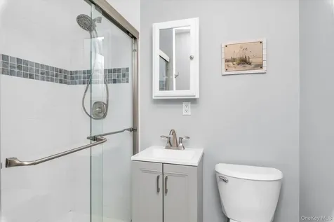 52 Bayview Avenue Babylon NY 11702
