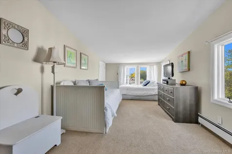 52 Bayview Avenue Babylon NY 11702