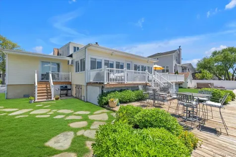 52 Bayview Avenue Babylon NY 11702