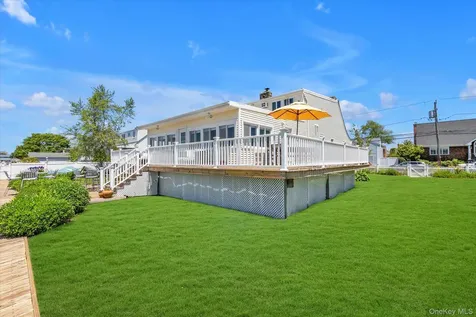 52 Bayview Avenue Babylon NY 11702