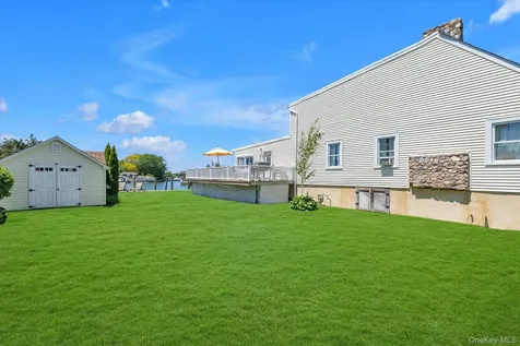 52 Bayview Avenue Babylon NY 11702