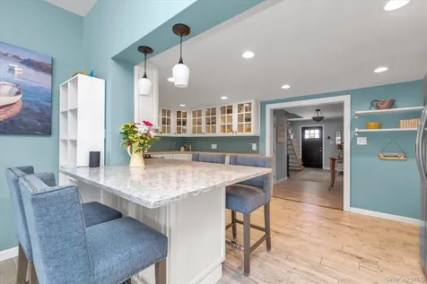 52 Bayview Avenue Babylon NY 11702