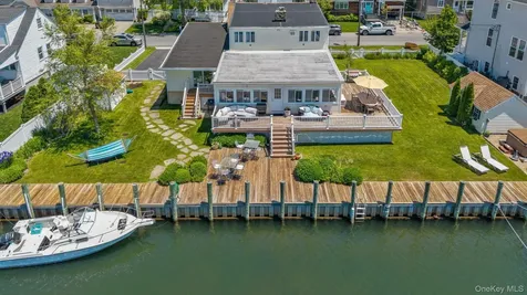 52 Bayview Avenue Babylon NY 11702