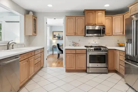 15 Lyons Place Larchmont NY 10538