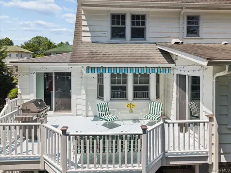 15 Lyons Place Larchmont NY 10538