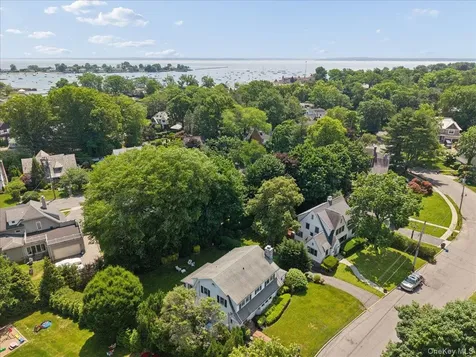 15 Lyons Place Larchmont NY 10538