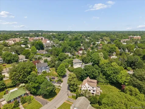 15 Lyons Place Larchmont NY 10538