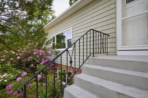 72 Hickory Hill Drive Dobbs Ferry NY 10522