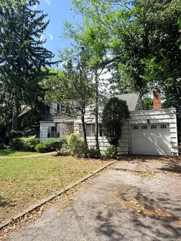 182 E Rockaway Road Hewlett NY 11557