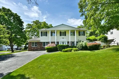22 Chatham Road Commack NY 11725