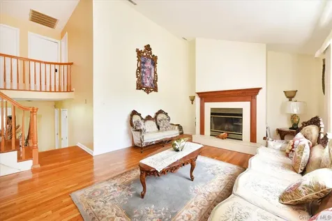 22 Chatham Road Commack NY 11725
