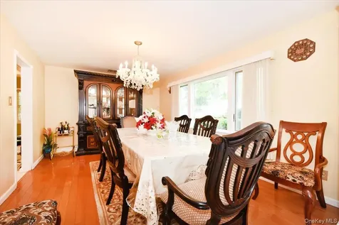 22 Chatham Road Commack NY 11725