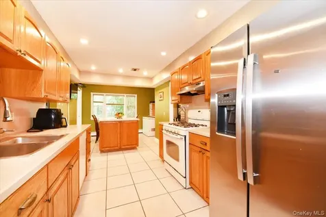 22 Chatham Road Commack NY 11725