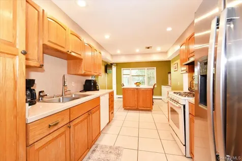 22 Chatham Road Commack NY 11725