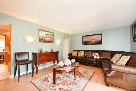 22 Chatham Road Commack NY 11725