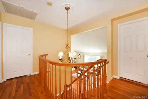 22 Chatham Road Commack NY 11725