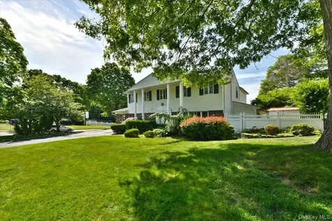 22 Chatham Road Commack NY 11725