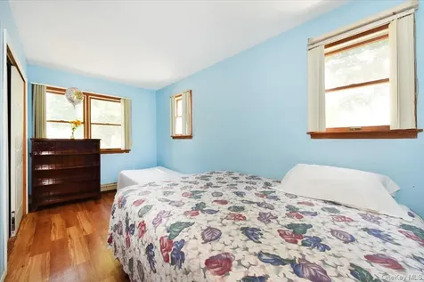 22 Chatham Road Commack NY 11725