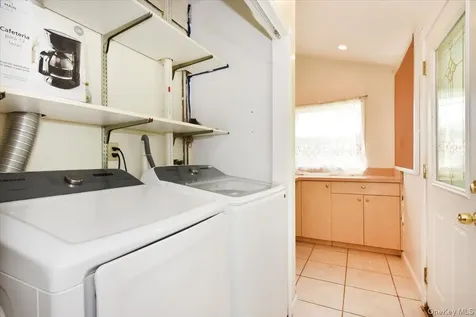 22 Chatham Road Commack NY 11725
