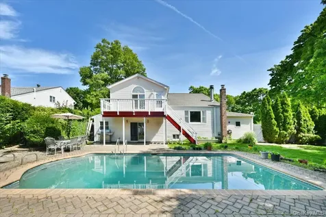 22 Chatham Road Commack NY 11725