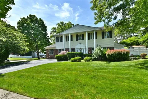 22 Chatham Road Commack NY 11725