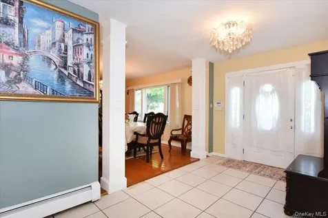 22 Chatham Road Commack NY 11725