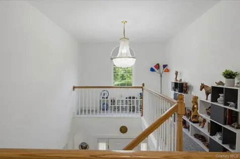 33 Gabriels Path Poughquag NY 12570